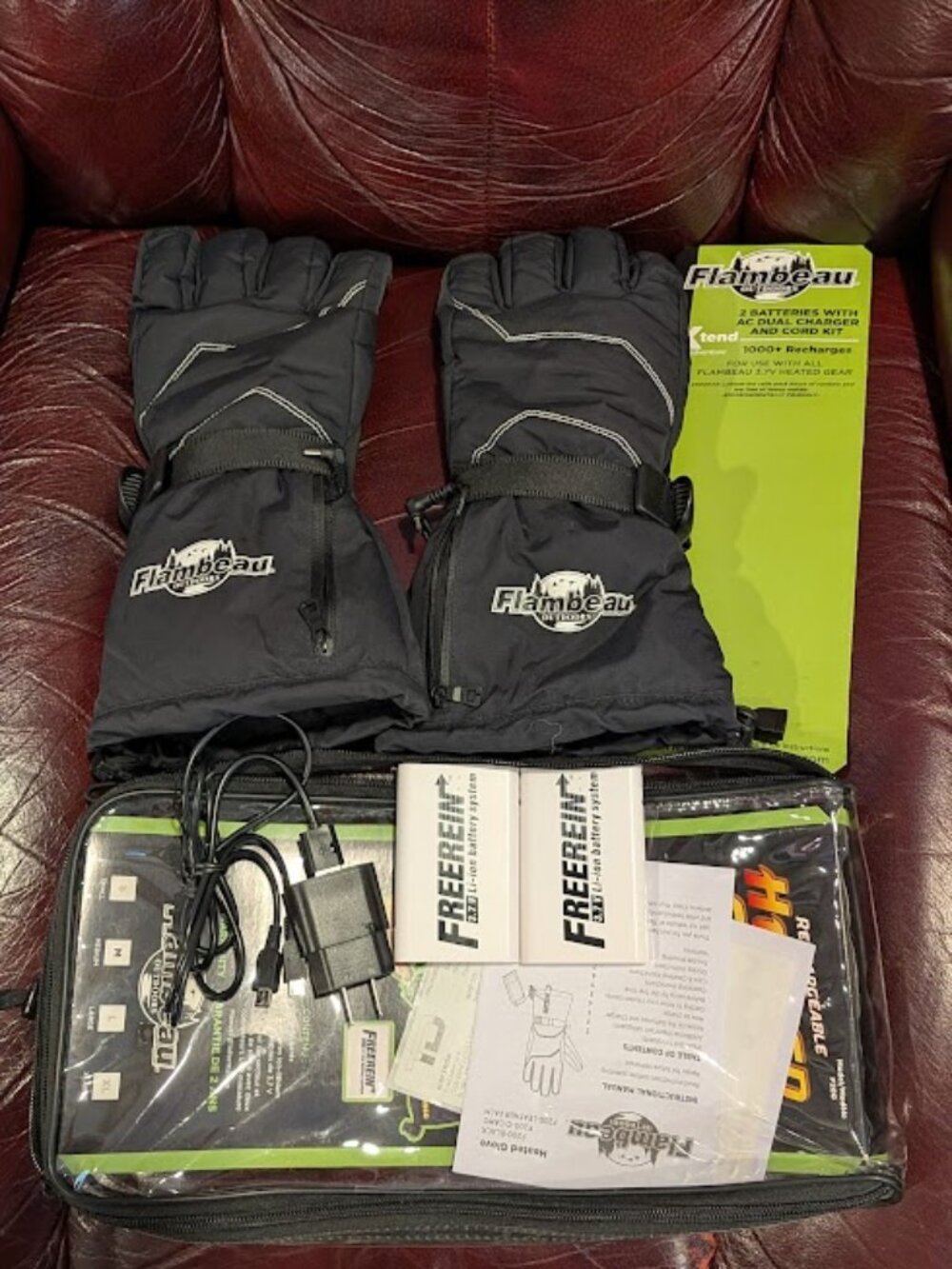 Men's Medium Flambeau Outdoor Heated Gloves w/Batteries